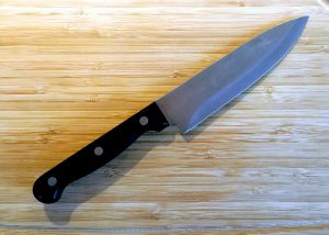 Old Is Gold: Electric Knives Can Not Completely Replace Traditional Steel Knives