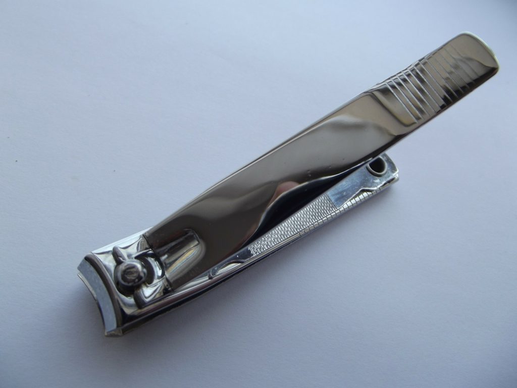 How To Sharpen Nail Clippers: 3 Different Ways! - Knife Sharpener Reviews