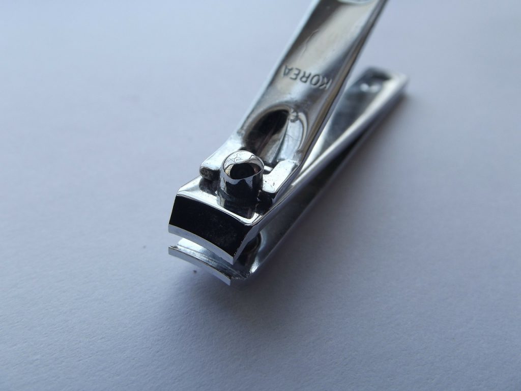 How To Sharpen Nail Clippers: 3 Different Ways! - Knife Sharpener Reviews